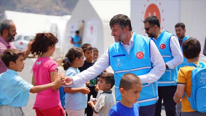 Diyanet görevlileri deprem bölgesinde bir yıldır "manevi rehberlik" yapıyor