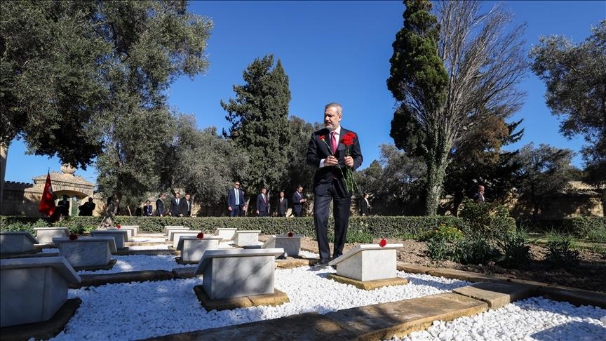 Türkiye’s foreign minister visits Turkish cemetery in Malta