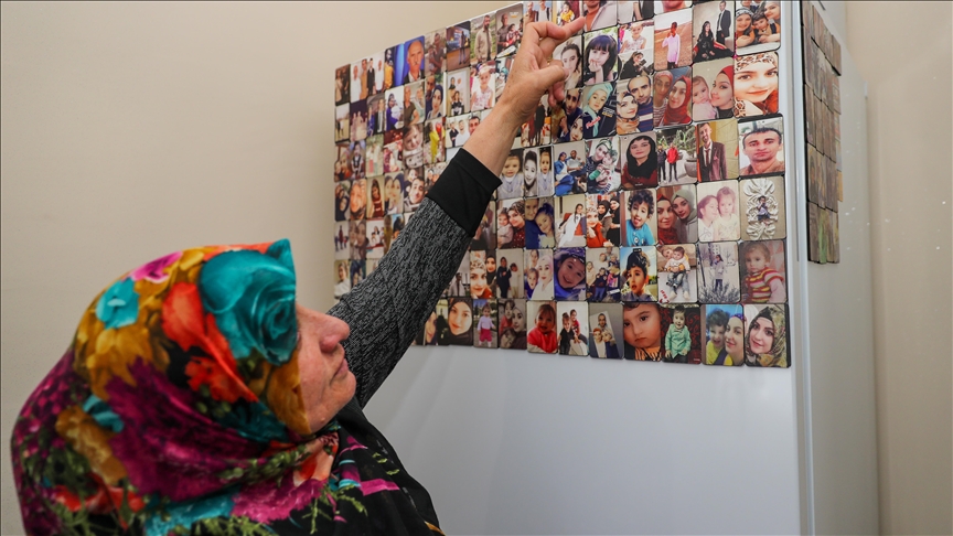 Diyarbakırlı annenin elinde depremde kaybettiği çocukları ve torunlarının fotoğrafları kaldı