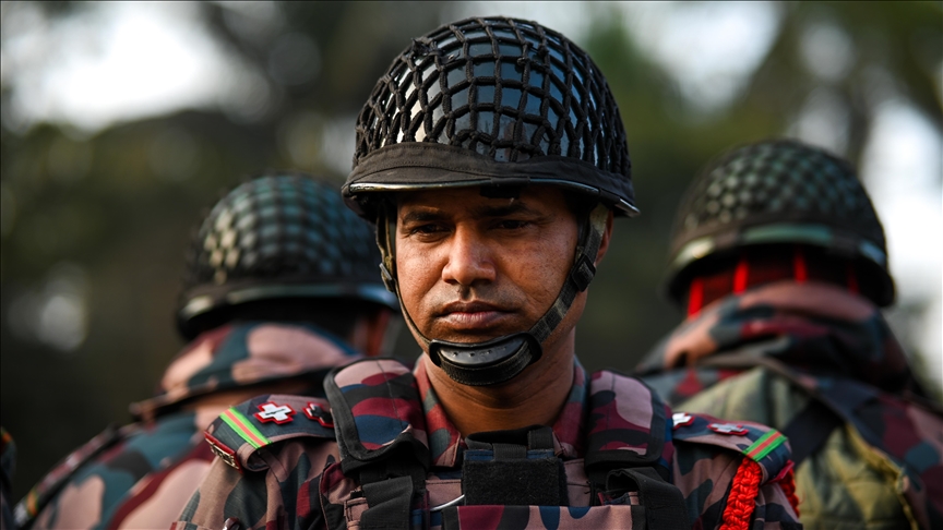 Bangladesh to return fleeing Myanmar officials by air