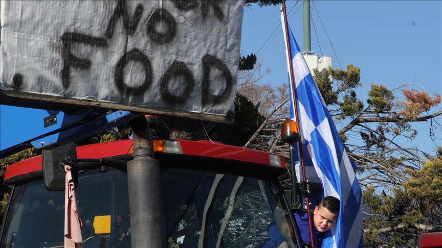 Greek, Bulgarian farmers continue their protests against national, EU-wide agricultural policies