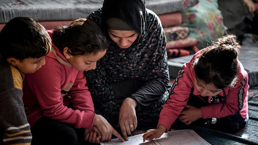 Lübnanlı yetkiliye göre, UNRWA'ya desteğin kesilmesi ekonomik krizdeki Lübnan'ı derinden etkiler