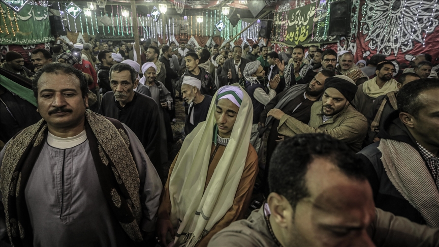 مصر.. أجواء صوفية في مولد "السيدة زينب" (تقرير)