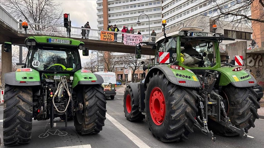 Espagne : Les manifestations d'agriculteurs bloquent la circulation dans tout le pays