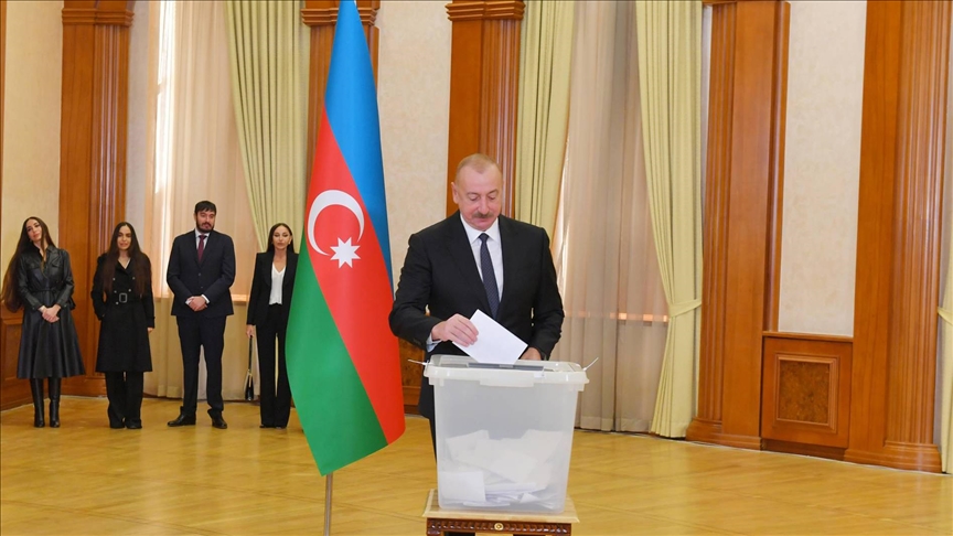 Sandık çıkış anketine göre, İlham Aliyev seçimde oyların yüzde 93,9'unu aldı