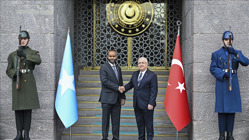 تركيا والصومال تبحثان العلاقات العسكرية الثنائية