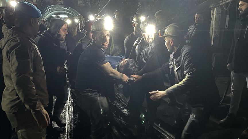 Zonguldak'ta maden ocağında göçükte mahsur kalan 2 işçiden biri kurtarıldı