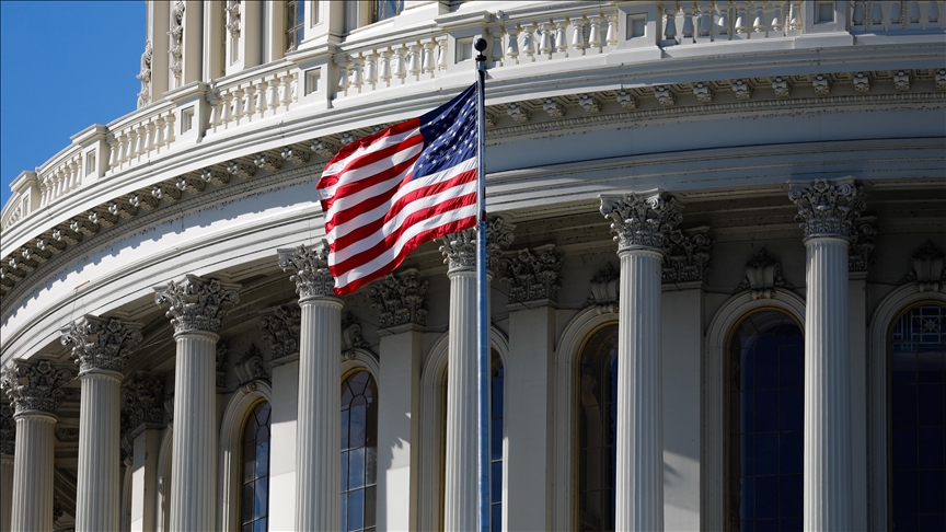US budget deficit estimated to climb $1 trillion in next decade