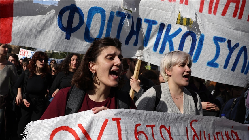 More than 20,000 Greek students march in Athens to protest government’s plan to permit private universities
