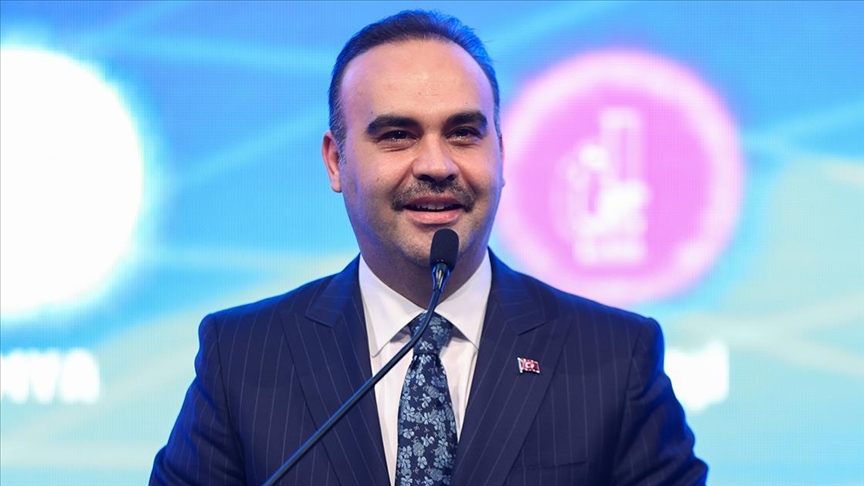 Bakan Kacır: Türkiye, gerçekleştirdiği insanlı ilk uzay bilim misyonuyla tarih sayfasında yeni bir perde açmıştır