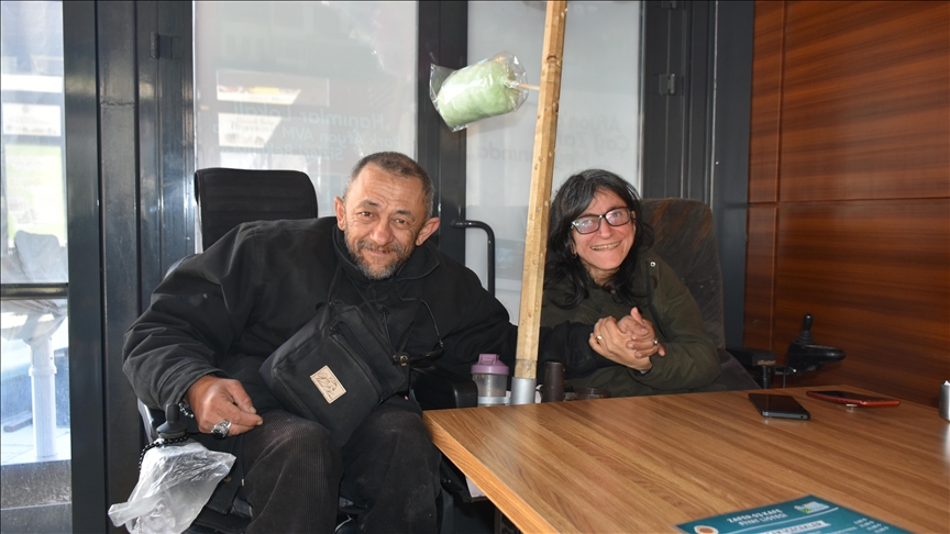 Bakımevinde tanışan bedensel engelli çift 11 yıldır zorlukları sevgiyle aşıyor