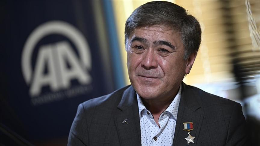 Özbek asıllı Rus kozmonot Şaripov, Türkiye'nin ilk astronotu Gezeravcı'nın uzay yolculuğunu değerlendirdi