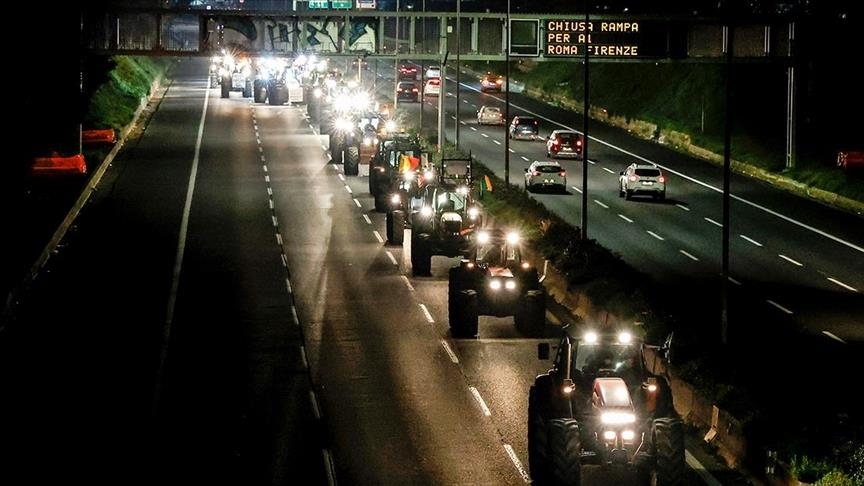 Italian farmers stage convoy in Rome against agriculture support cuts