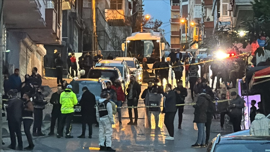 Küçükçekmece'de AK Parti'nin seçim çalışması sırasında silahlı saldırı