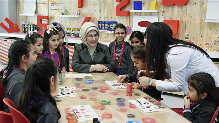 Emine Erdoğan, Altındağ'da yazar Alev Alatlı'nın adı verilen bilim merkezinin açılışını yaptı