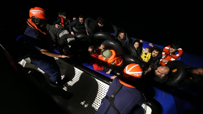 Türkiye rescues 15 irregular migrants in Aegean Sea