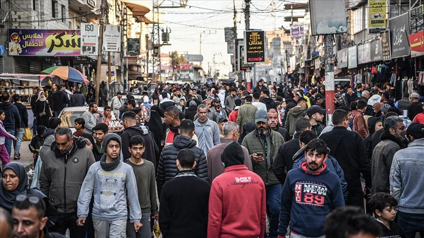 İsrail'in yerinden ettiği Refah'taki Filistinliler muhtemel kara saldırısından endişeli