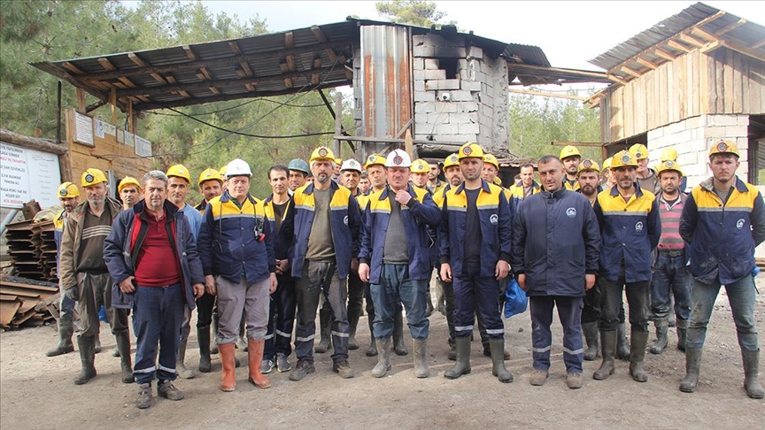 Depremzedelerle "acıdan doğan kardeşlik" bir ömür sürsün istiyorlar