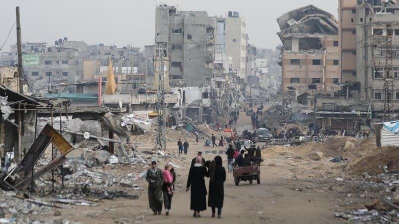 Palestinos corren el riesgo de ser bombardeados o abatidos al regresar a sus casas en el norte de Gaza