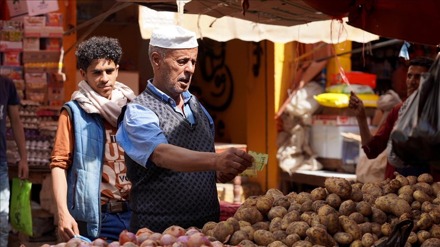 الريال اليمني يشهد أكبر تراجع أمام العملات في عامين