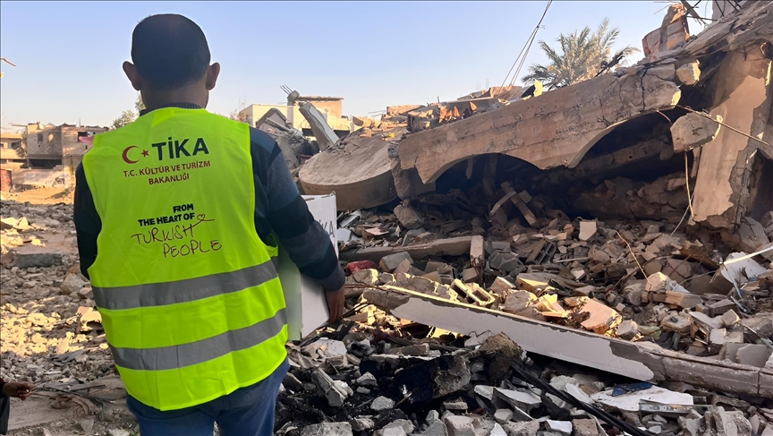 Turkish aid agency continues to deliver aid to warn-torn Gaza