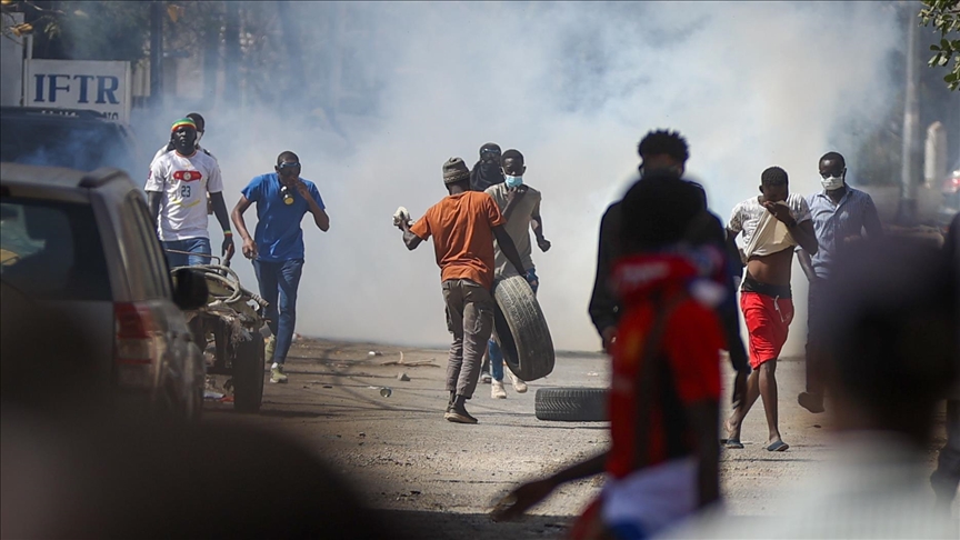 3 killed in protests against postponement of Senegal presidential election