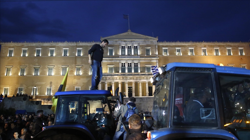 Greek farmers want to escalate protests after meeting with premier