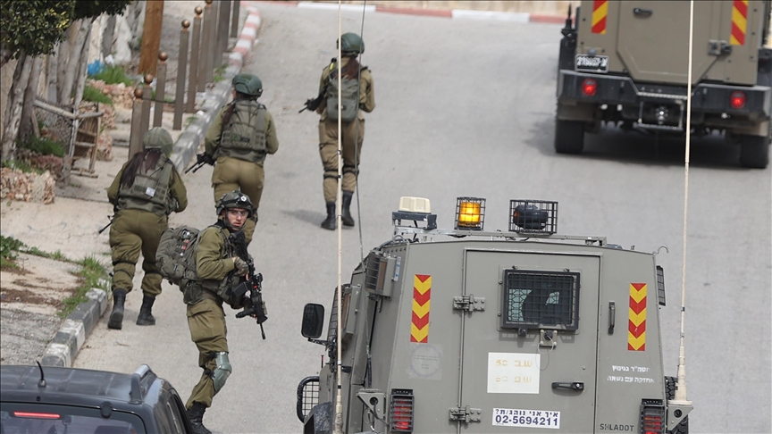 Israeli army raids several cities across West Bank, arrests Palestinians