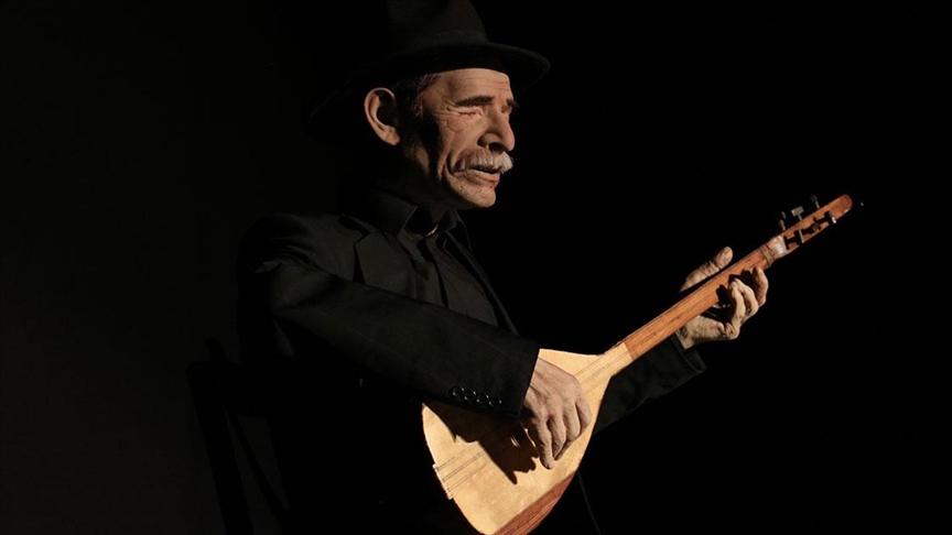 Samsun'da Aşık Veysel'in "insansı robotu" konser verdi