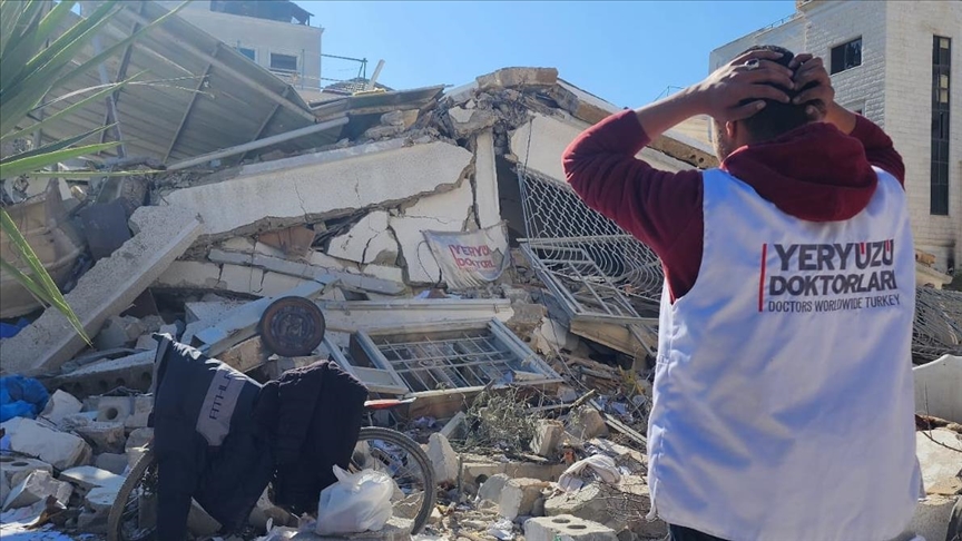 غزة.. إسرائيل تدمر عيادة "أطباء حول العالم ـ تركيا"