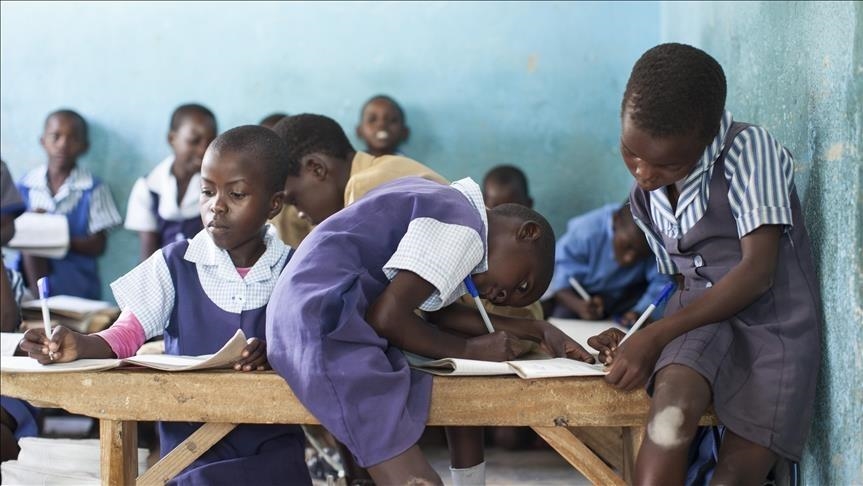 Kenyan teacher makes history by continuously teaching science for over 62 hours