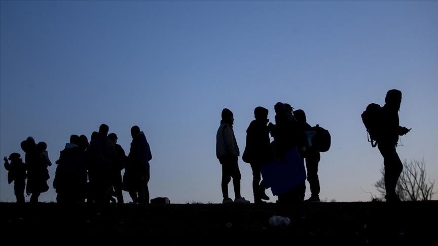 گارد ساحلی ترکیه در استان ازمیر 44 مهاجر غیرقانونی را از خطر مرگ نجات داد