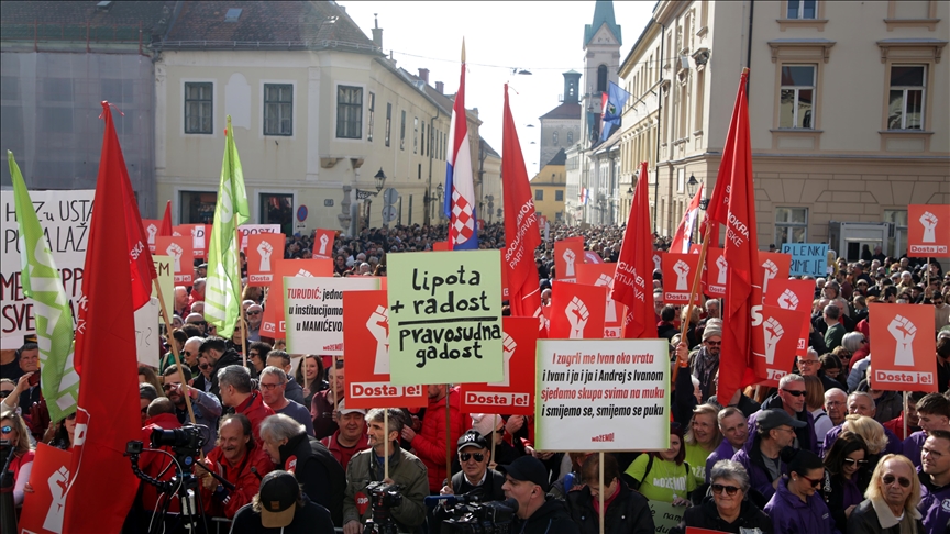 Hrvatska: Oporbeni prosvjed protiv korupcije privukao tisuće građana u Zagrebu 