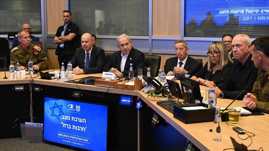 Israeli ministers threaten Netanyahu during meeting with dissolving War Cabinet