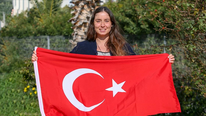 "İlklerin yüzücüsü" Bengisu'nun "7 Okyanus" hedefine 3 adım kaldı