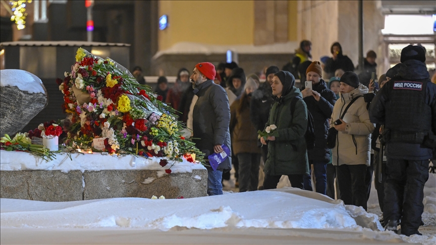 Muscovites leaves flowers at Solovetsky Stone in Moscow for Navalny