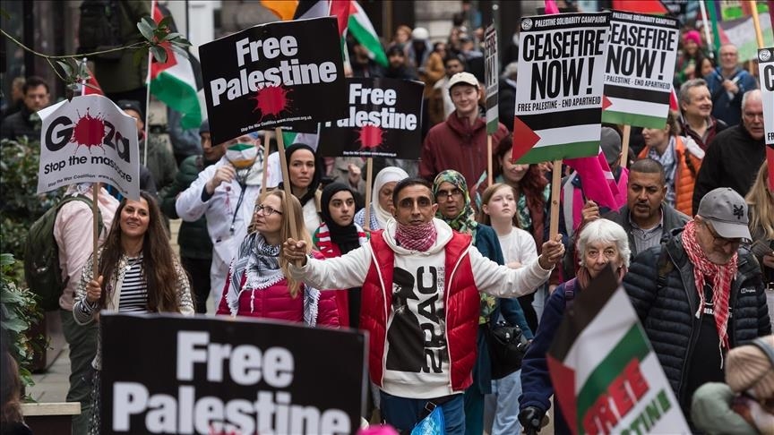 Londres: des centaines de milliers de manifestants exigent l’arrêt des massacres à Gaza