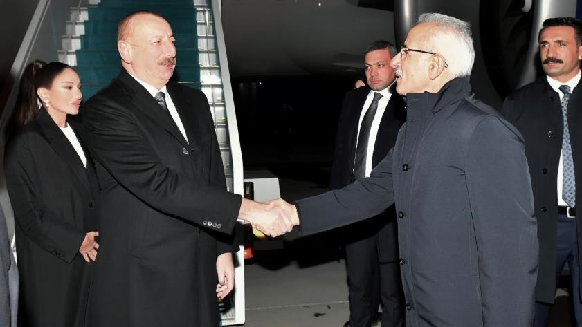 Президент Азербайджана прибыл с визитом в Турцию