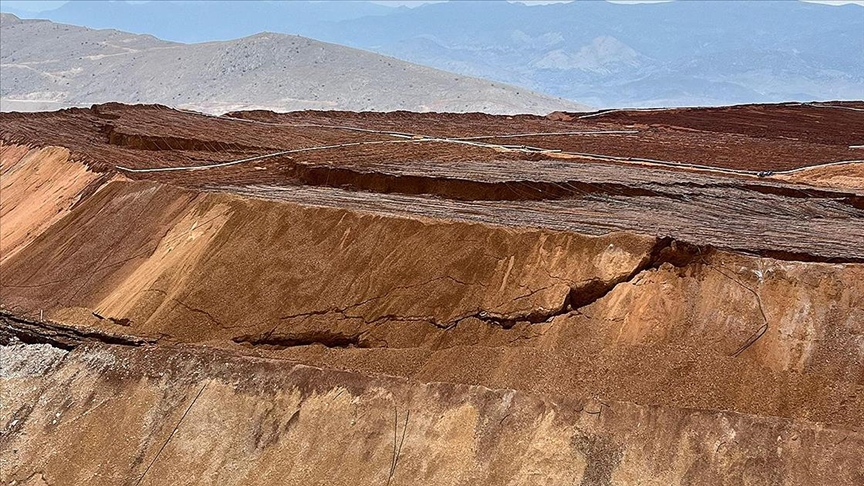 Erzincan'daki toprak kaymasından saatler önce alanda görülen çatlaklar zanlıların ifadelerinde