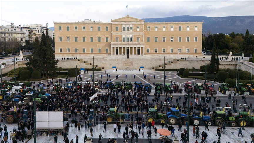 Greek farmers protest rising costs