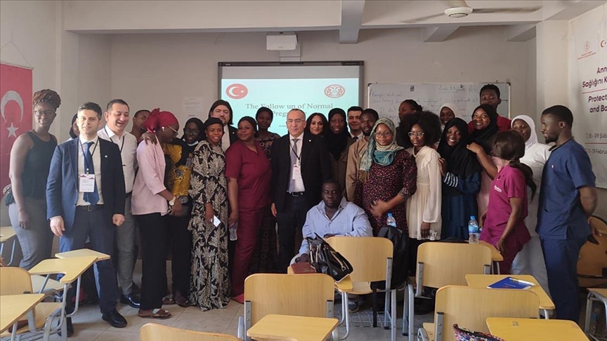 Türk hekimleri, Gambiya'da anne ve bebek ölüm oranlarının düşürülmesi için kolları sıvadı