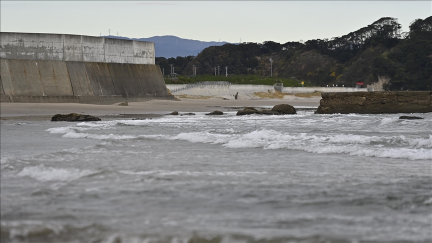 Fukushima leak raises safety concerns, Japan issues warning