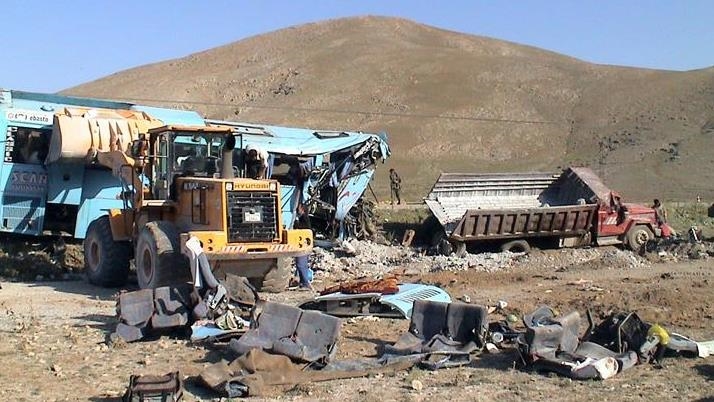 14 killed when truck falls off cliff in Philippines