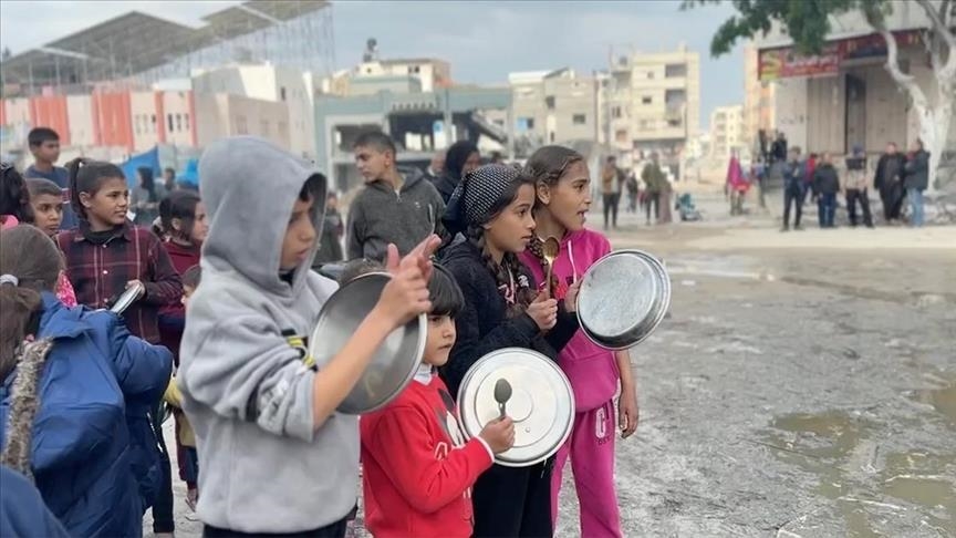 Gaza : Manifestation d’enfants palestiniens contre le manque de nourriture