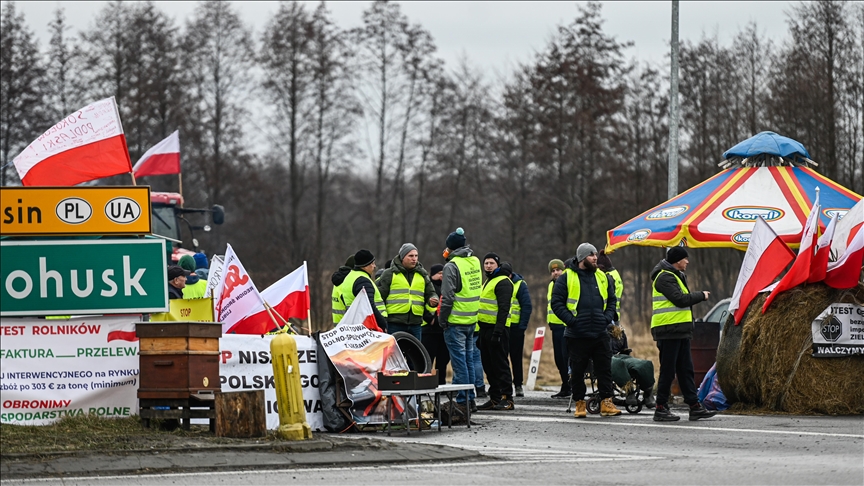 Poland’s farmers' leaders linked with far-right, pro-Russian party