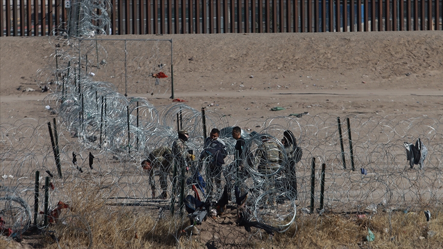South Dakota Valisi Noem, sınıra ulusal muhafız göndereceğini açıkladı