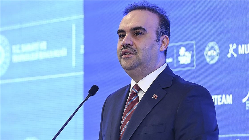 Bakan Kacır: Türkiye'yi, 22 yılda kendi insansız hava araçlarını, uydularını üretebilen ülke konumuna taşıdık