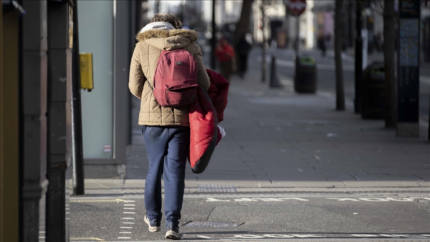 300,000 families with children living in poverty in UK despite parents working full-time: Report