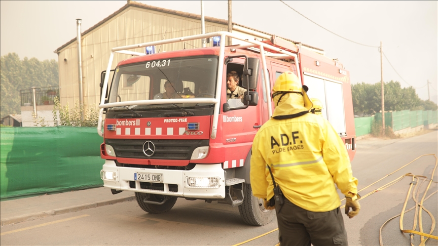 Al menos 13 personas heridas en un incendio en un edificio residencial de 14 plantas en Valencia, España