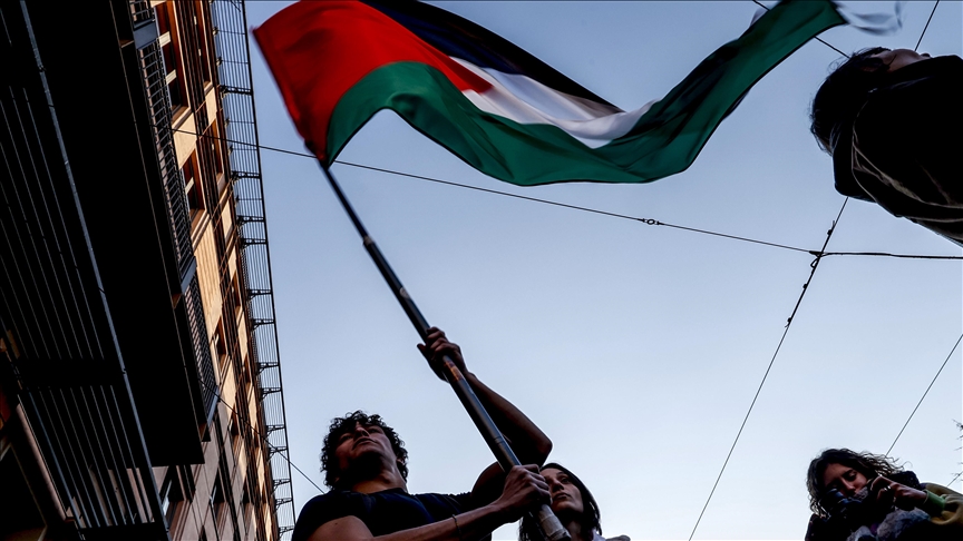 Italian police use force against pro-Palestine protesters